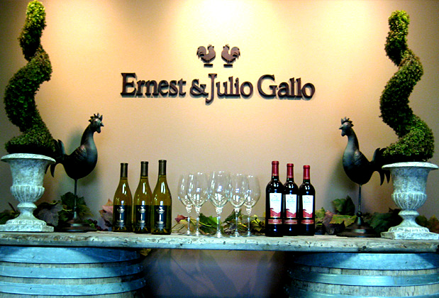 Red and white table wine from the E.&amp;J. Gallo Winery.